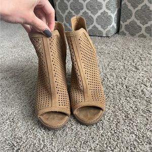 Lucky brand heels